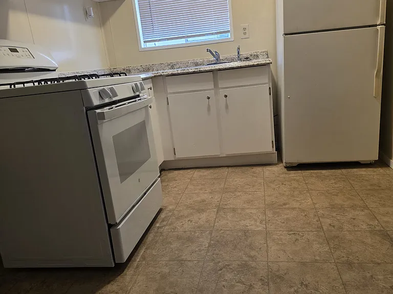 1468 Grand Ave — Photo 6
