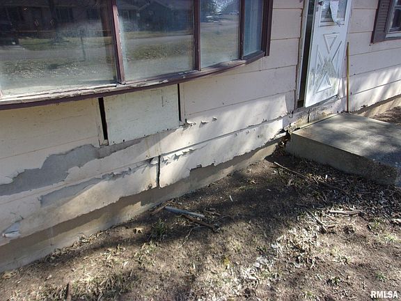 3rd image of 10338 Evergreen Dr