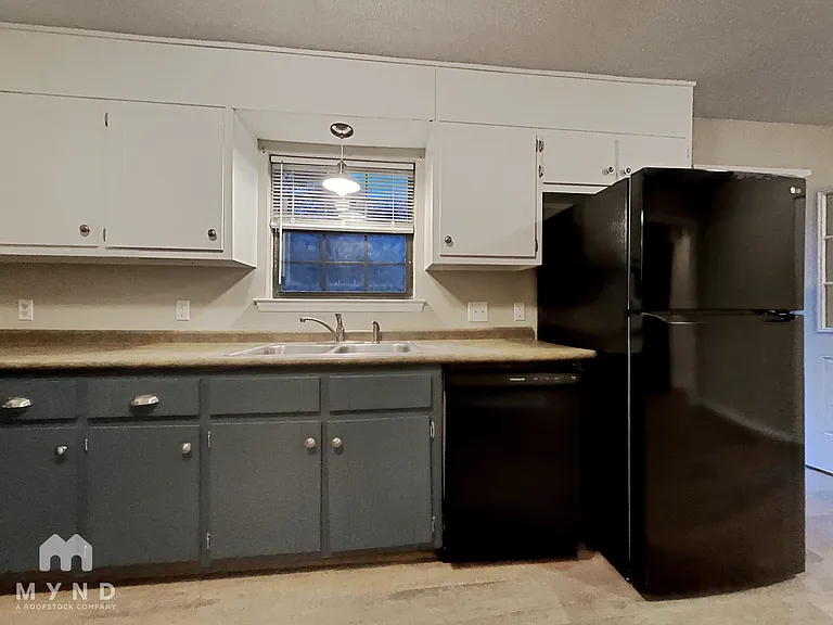 1650 Ashville Rd — Photo 3
