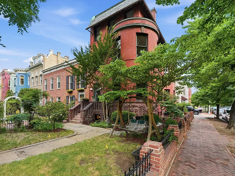 922 E Capitol St NE — Photo 4