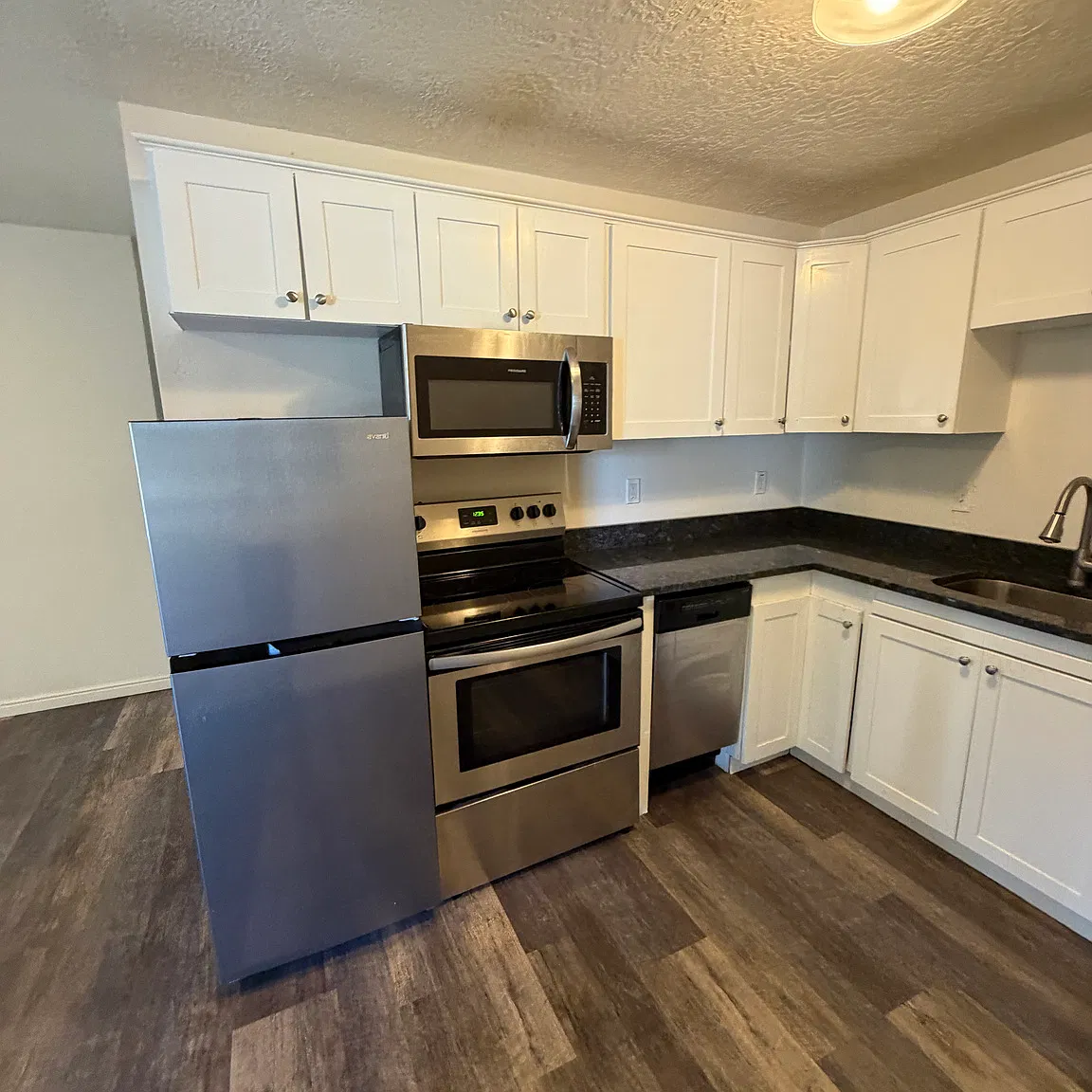 1 bed, 750 sqft, $1,145 — Photo 2