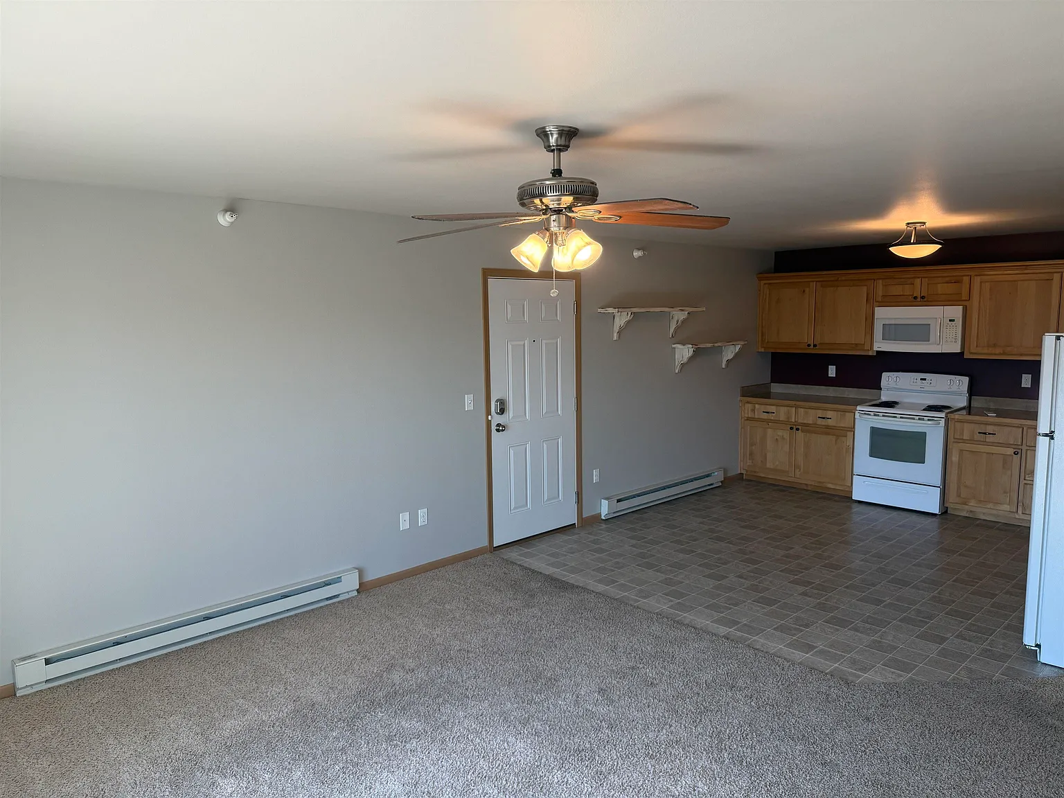 2 bed, 2.0 bath, 958 sqft, $1,450 — Photo 3
