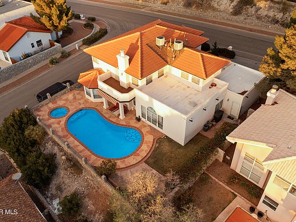 2nd image of 837 Via De La Paz Dr