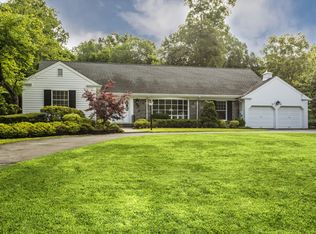 121 Hillair Cir, White Plains, NY 10605