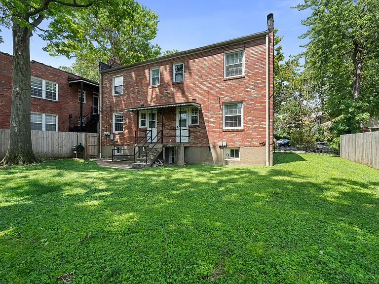 1010 Sanford Ave #1 — Photo 23