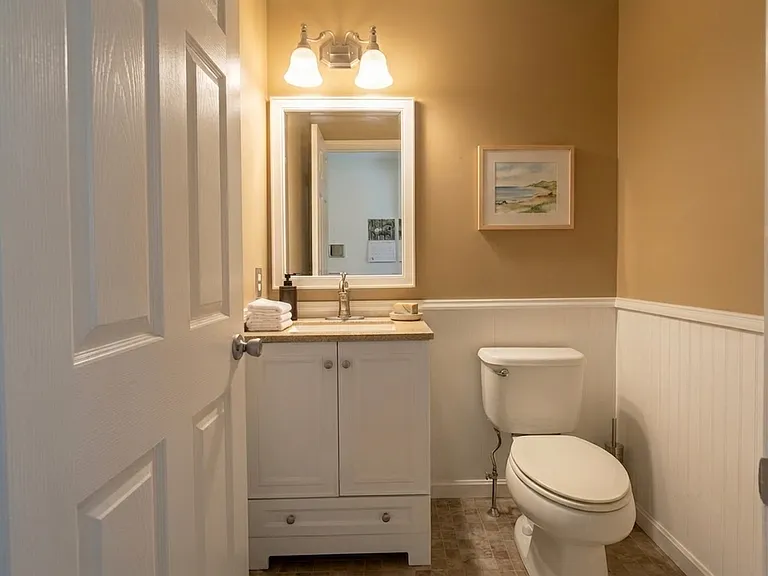 81 E Thomas Ct — Photo 9