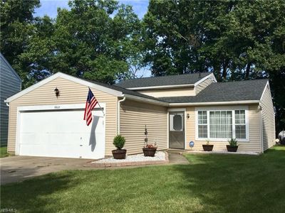 8822 Holly Ln #44, Olmsted Falls, OH, 44138