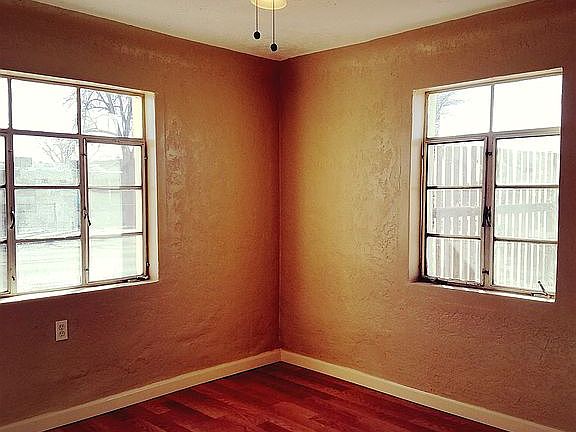 5th image of 811 E Amador Ave