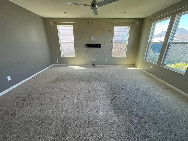 2045 Lakecrest Dr — Photo 10