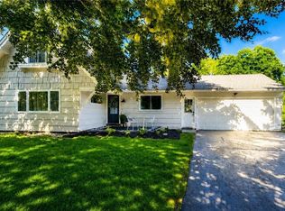 15 Bellmawr Dr, Rochester, NY 14624