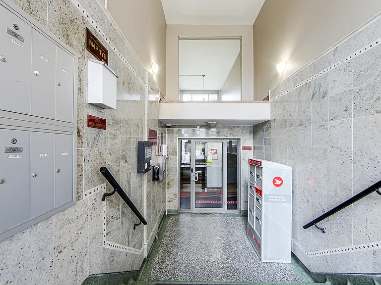 165 Erskine Ave — Photo 10
