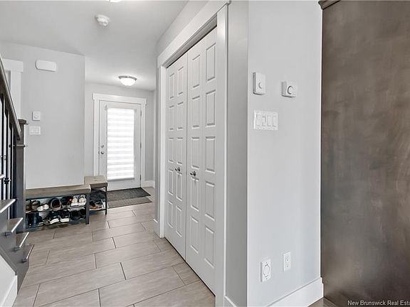 4th image of 19 Poitou Ct