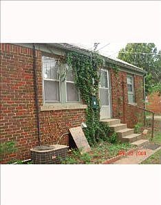 2nd image of 1121 NE 15th St