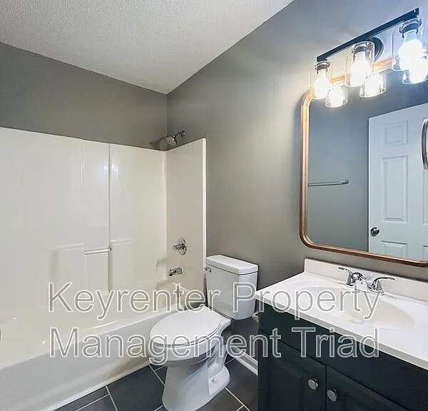 302 Charles St — Photo 10
