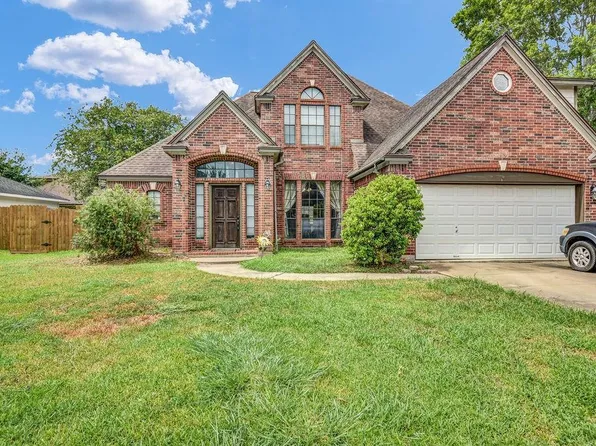 61 Parsley Ct, Lake Jackson, TX 77566