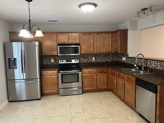 4th image of 1182 Long Hollow Pike APT E3