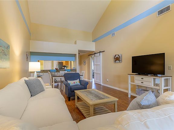 5th image of 376 Vista Ct