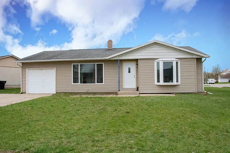 5101 Redbud Ln photo 1