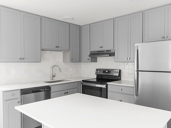 2nd image of 3113 Pawnee Ave #1604