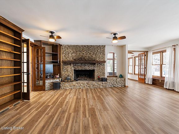 5th image of 1405 Robertson Dr
