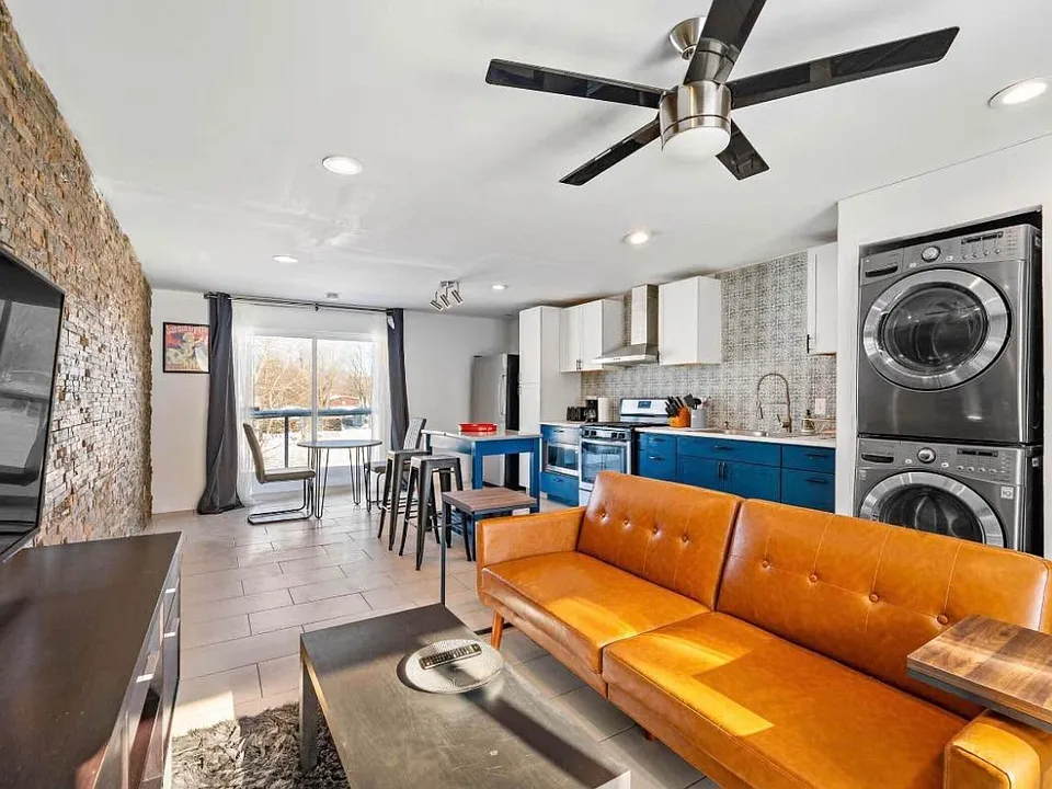 8 Thomas St #2A