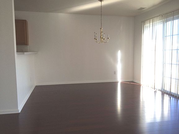 5th image of 142 Wallace Ct #700