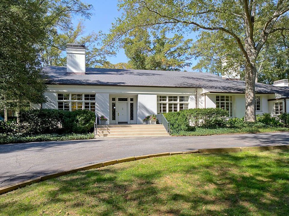 1st image of 6 Woodland Way Cir