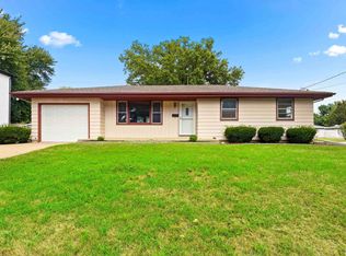 1001 Desoto Dr, Bartonville, IL 61607