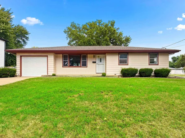 1001 Desoto Dr, Bartonville, IL 61607