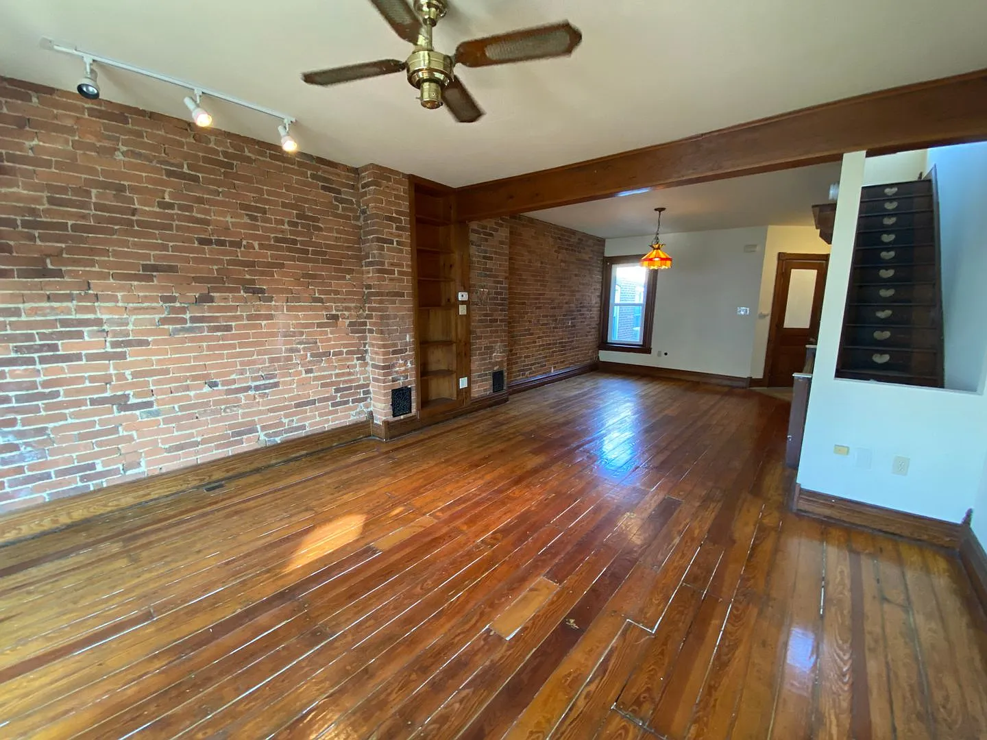 5th 739 N — Photo 4