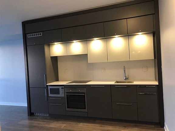 4th image of 15 Grenville St #5007