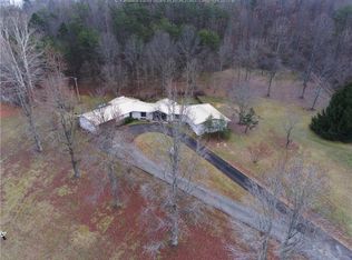 340 Teays Ln, Hurricane, WV 25526