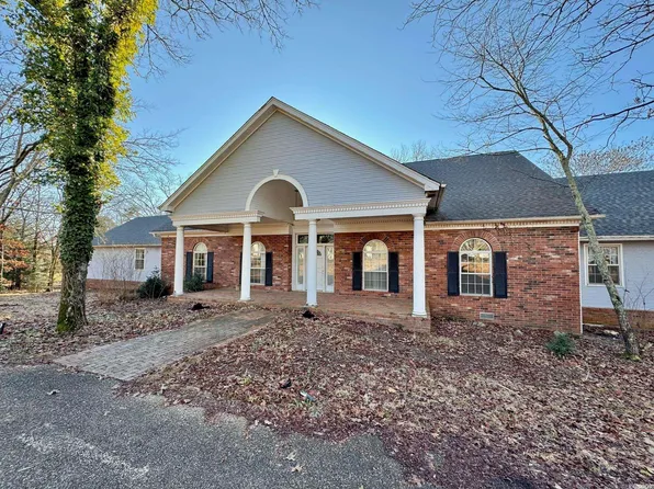302 Whispering Hills St, Hot Springs, AR 71901