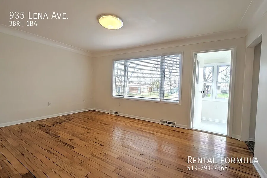 935 Lena Ave — Photo 4