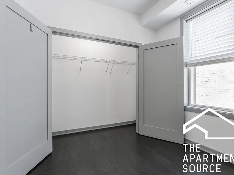 2806 N Mozart St #1R — Photo 9