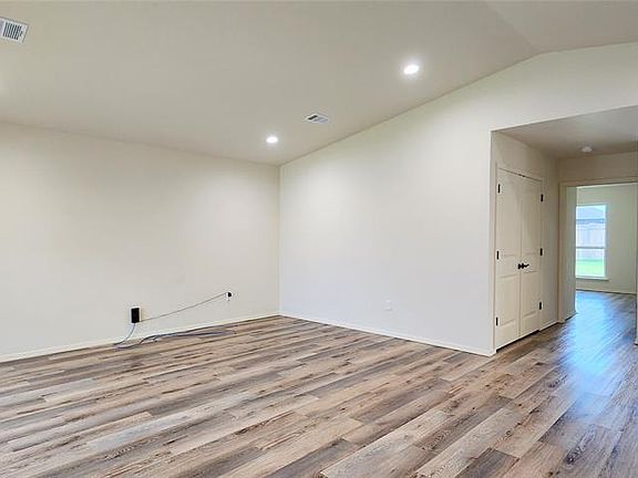 3rd image of 14644 Bedrock Ln