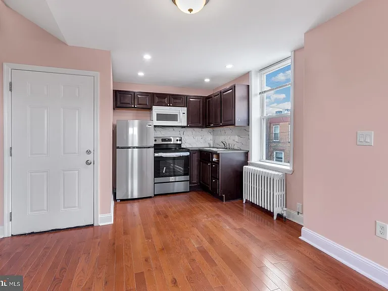 1440 W Porter St #2 — Photo 2