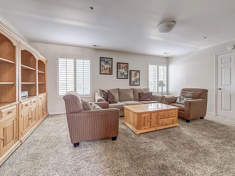 642 N 200 E #106 — Photo 3