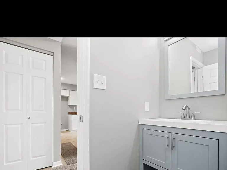 6083 Pennsylvania Dr — Photo 2