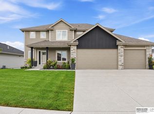 6411 S 207th Avenue Cir, Elkhorn, NE 68022