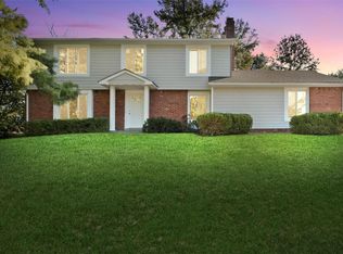 497 Baywillow Dr, Ballwin, MO 63011