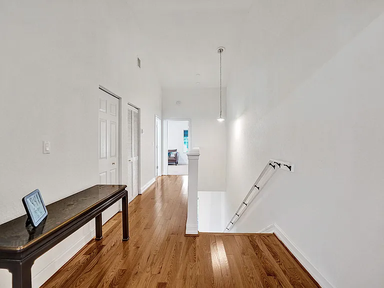 1743 NE 4th Ave #F4 — Photo 12
