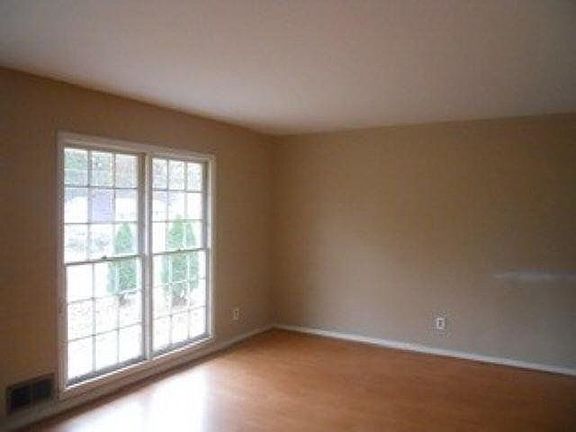 2nd image of 3390 Pawnee Trl SW