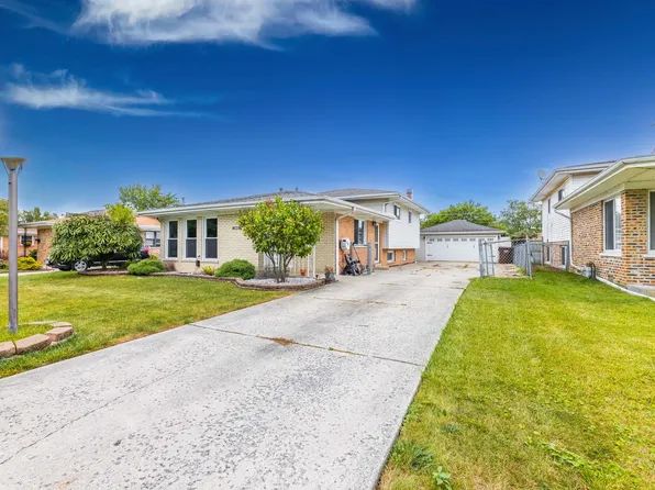 16449 George Dr, Oak Forest, IL 60452