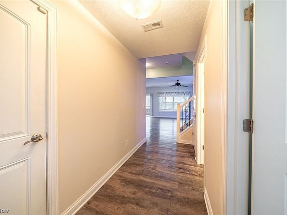 3rd image of 148 Larimar Dr