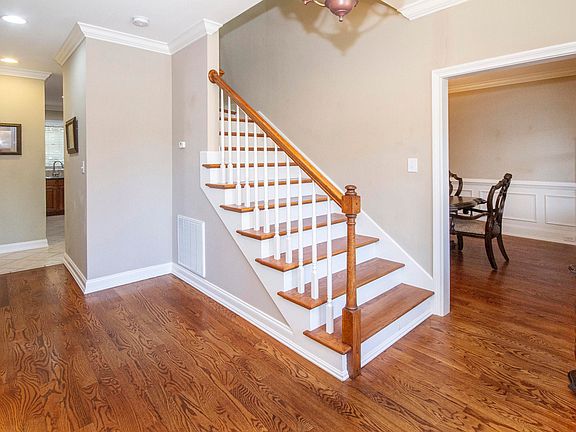 4th image of 1217 Bentley Park Ln