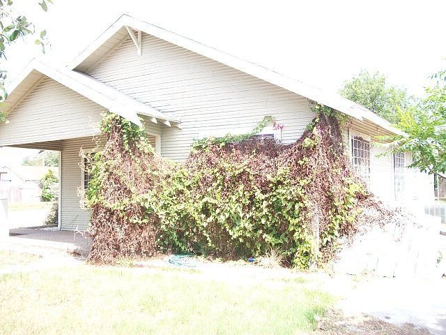 1st image of 330 W Richard Ave