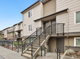 15827 NE Leary Way APT 211, Redmond, WA 98052
