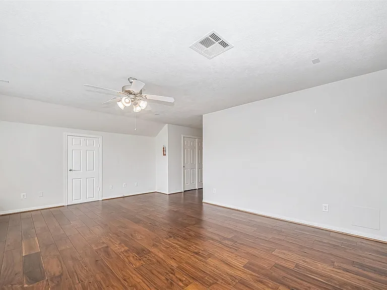 1522 Olive Park — Photo 24
