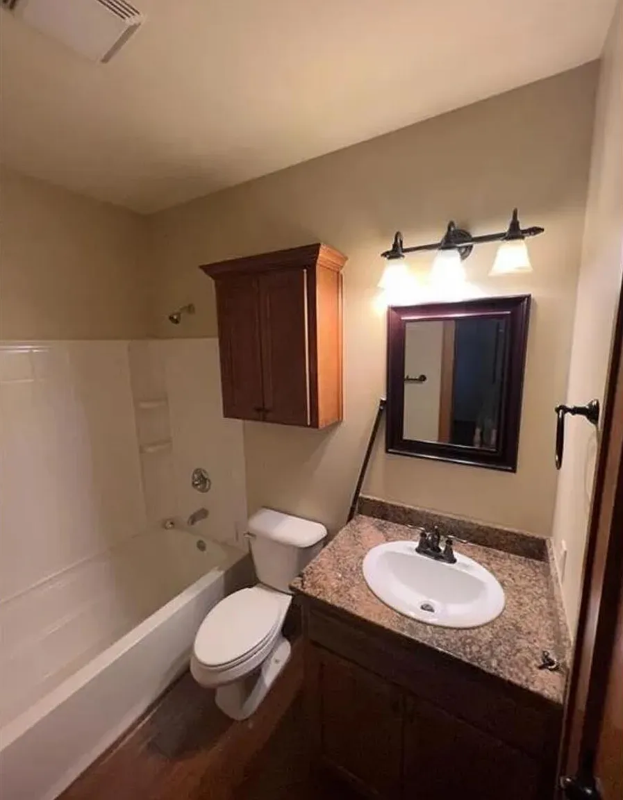 1 bed, 1100 sqft, $995 — Photo 2